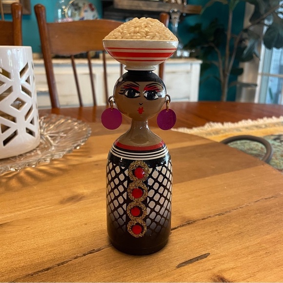 Vintage Hand Painted Wood Peg Woman Holding Rice Bowl On Head 6 1/2 inches tall - Picture 10 of 10